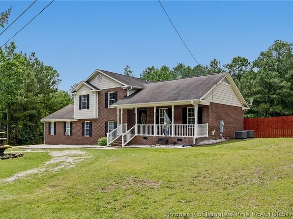 817 Hobson Rd, Raeford, NC 28376