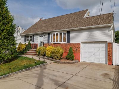 2157 Roosevelt Avenue, East Meadow, NY, 11554