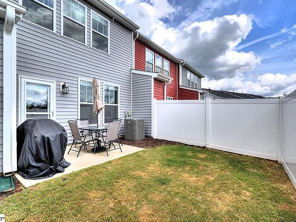 5th image of 155 Shallons Dr