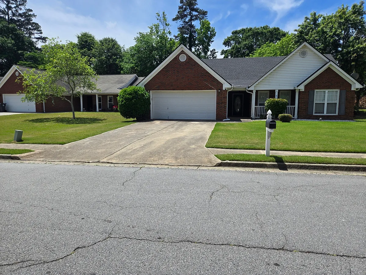 Building Photo - 2595 Freemans Walk Dr