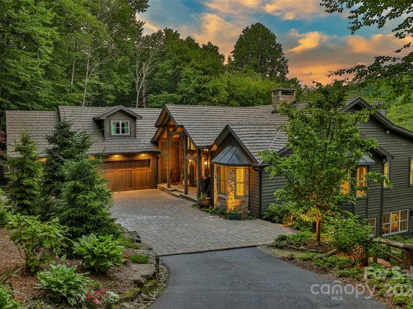 580 Falls Dr W, Highlands, NC 28741