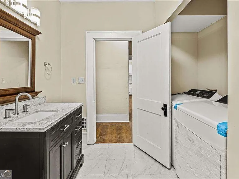 684 S Elizabeth Pl NW — Photo 12