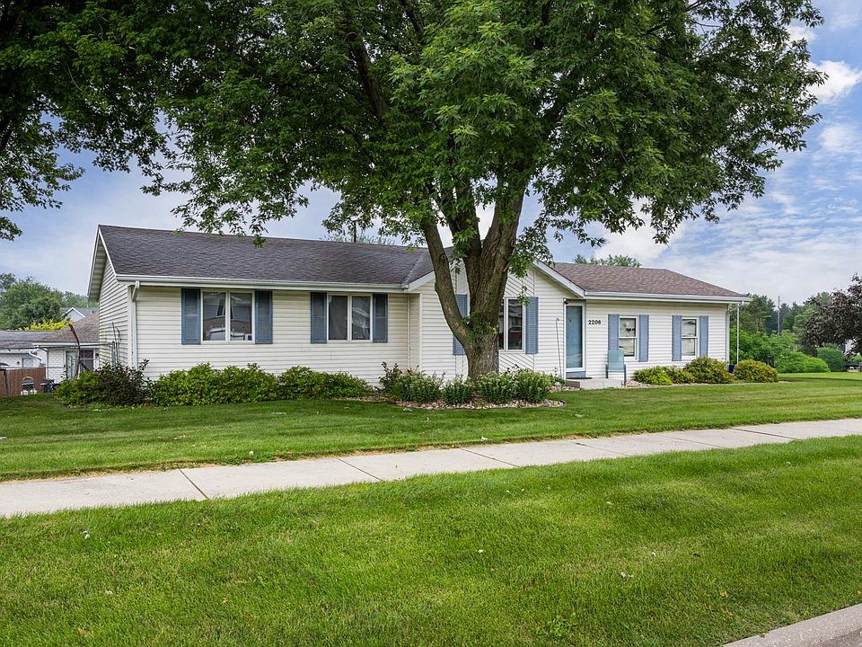 1st image of 2206 Green Valley Dr