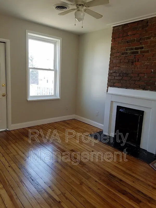 Building Photo - 600 N 32nd St #C