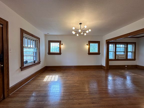 4th image of 5485 W 32nd Ave #B