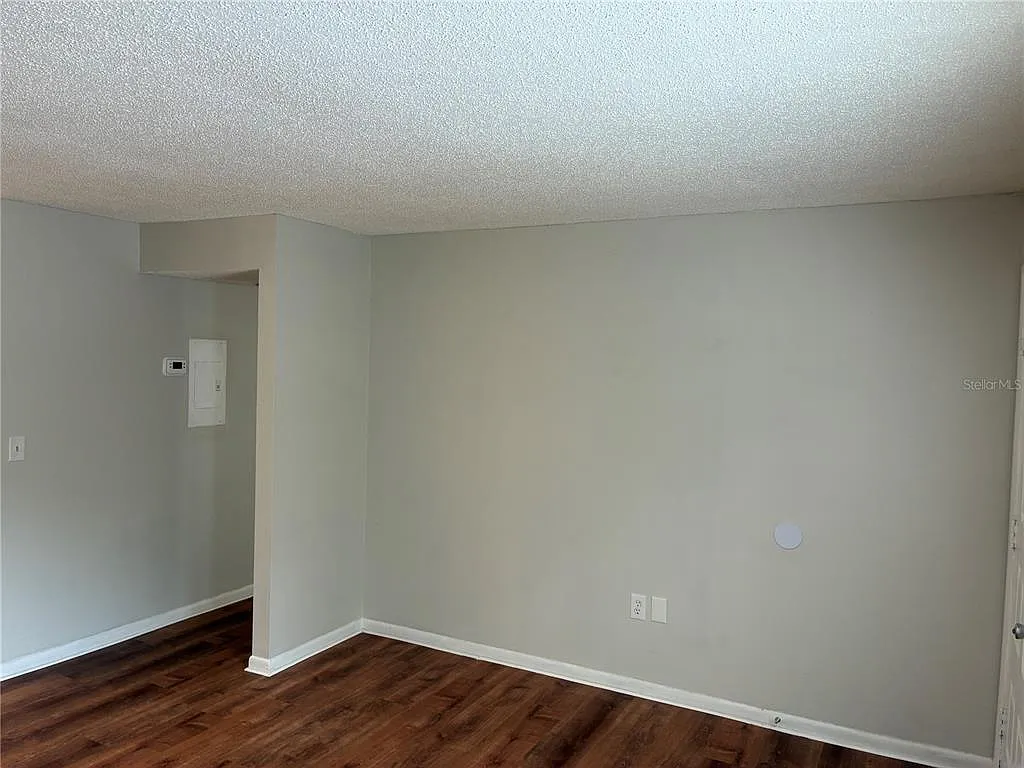 2 bed, 1.0 bath, 900 sqft, $1,450 — Photo 3