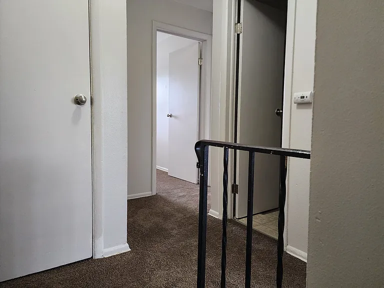 2233 Wadsworth Dr — Photo 14