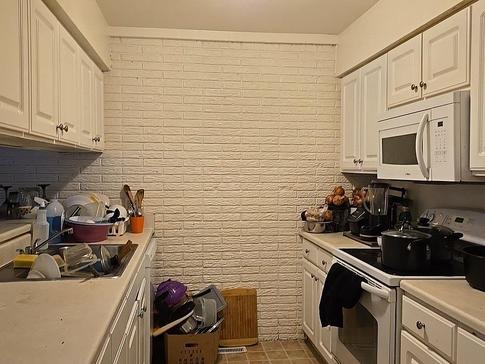 2nd image of 941A 22nd Ave #12