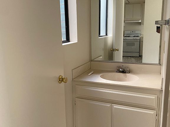 4th image of 1801 W Victory Blvd APT 108
