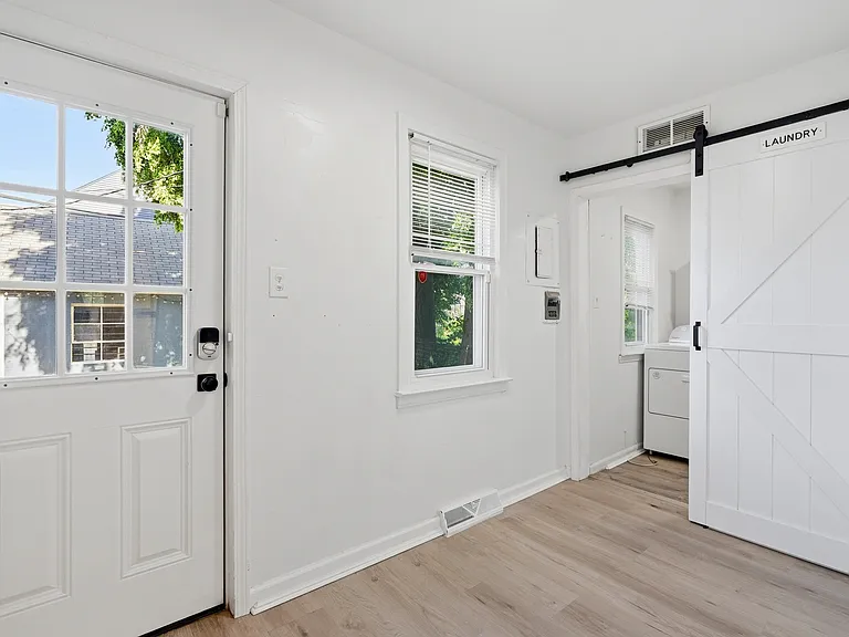 3175 McDowell St — Photo 24