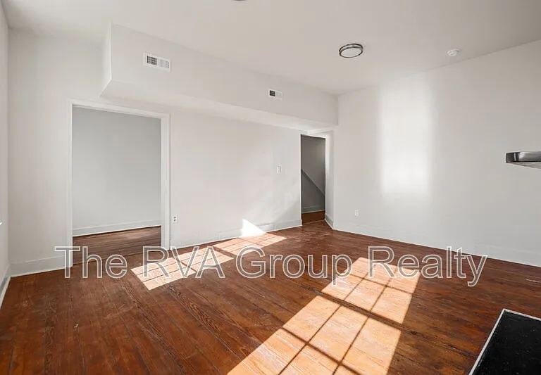 25 S Jefferson St #B — Photo 14