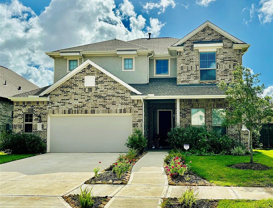 1st image of 2015 Laurelwood Trl