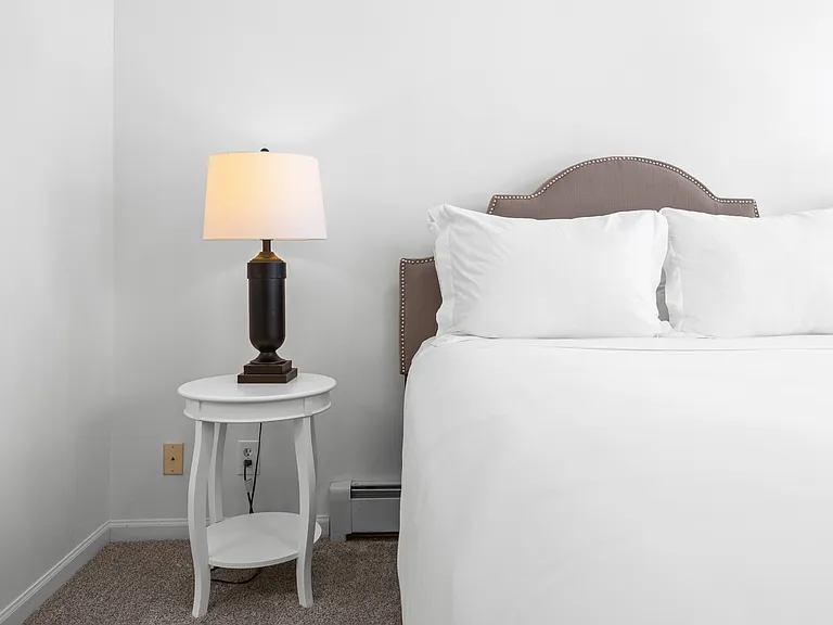 Bedroom 1 | Queensize Bed