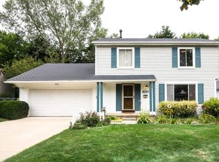 2879 Ticknor Ct, Ann Arbor, MI 48104