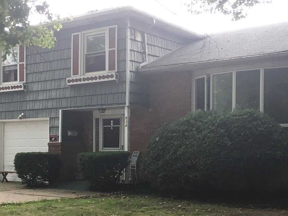 1st image of 934 Braxton St