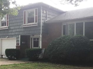 934 Braxton St, Uniondale, NY 11553