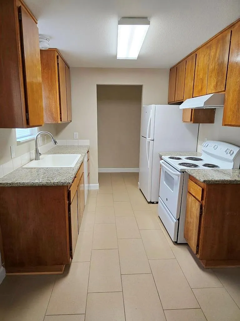 2 bed, 928 sqft, $1,525 — Photo 4