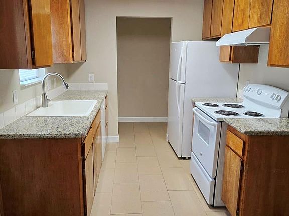 4th image of 322 Lorraine Ave APT A