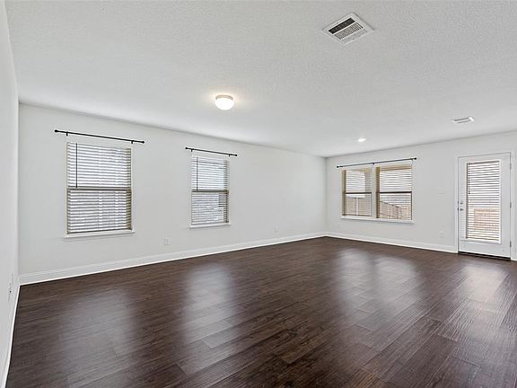 5th image of 2721 Tobias Ln