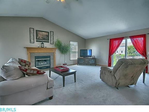 3rd image of 7808 Edgewater Ct