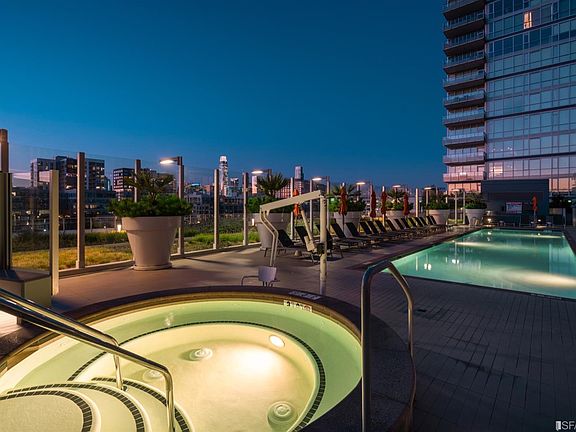 5th image of 708 Long Bridge St APT 613