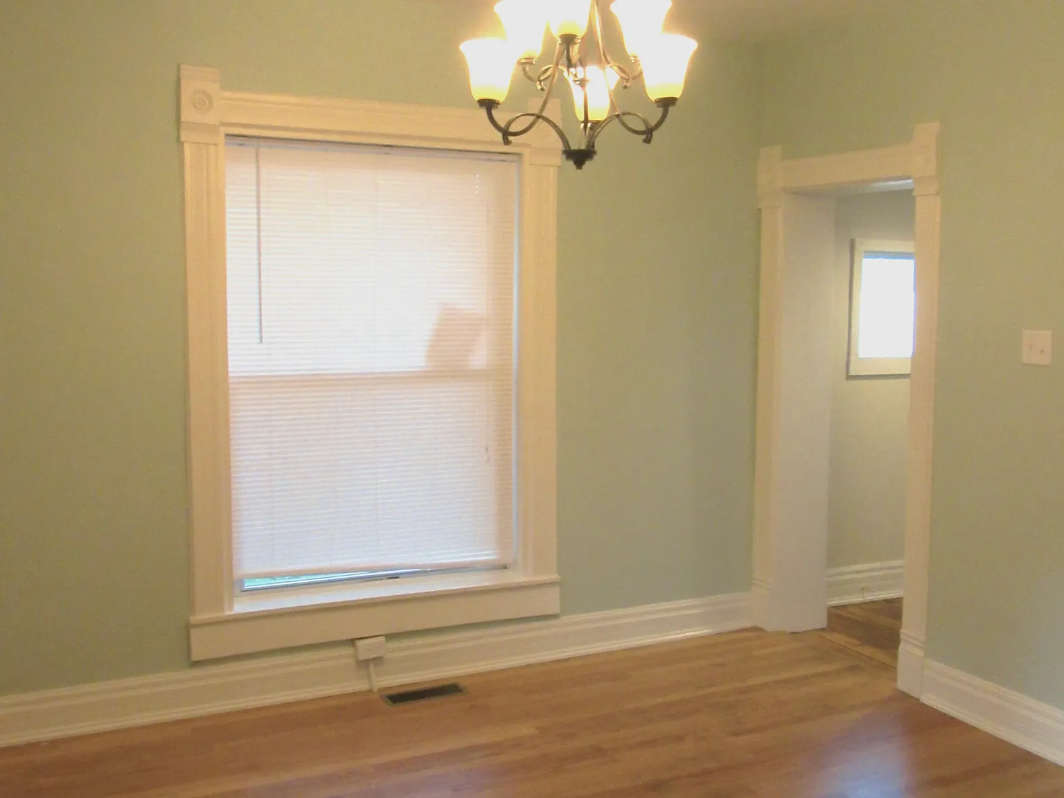 3 bed, 1039 sqft, $1,683 — Photo 4