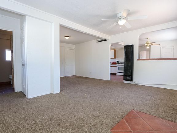 3rd image of 417 W Dakota St