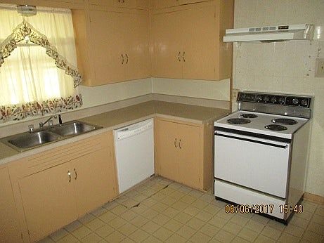 3rd image of 2544 Colorado Ave