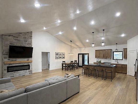 5th image of 14 Sunrise Mesa Cir
