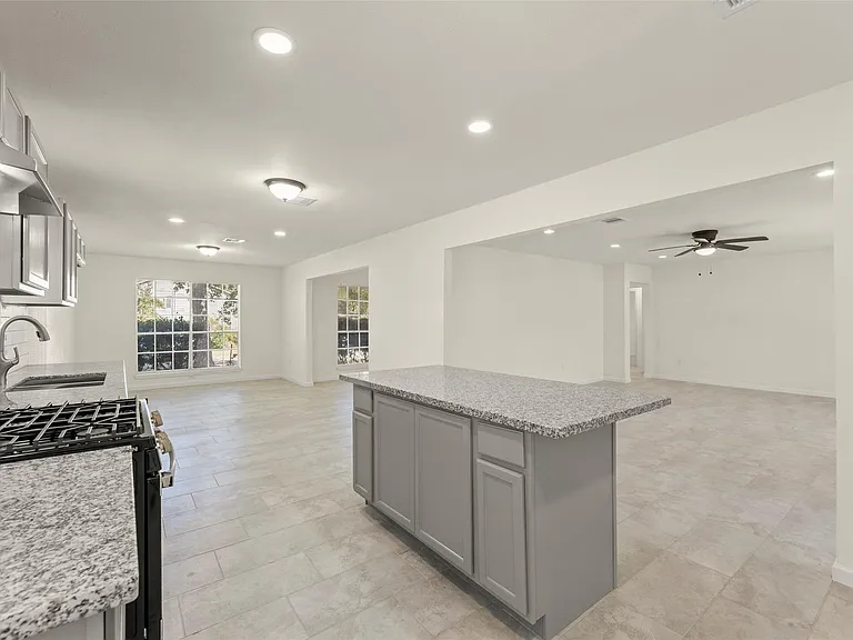22019 Kenchester Dr — Photo 7