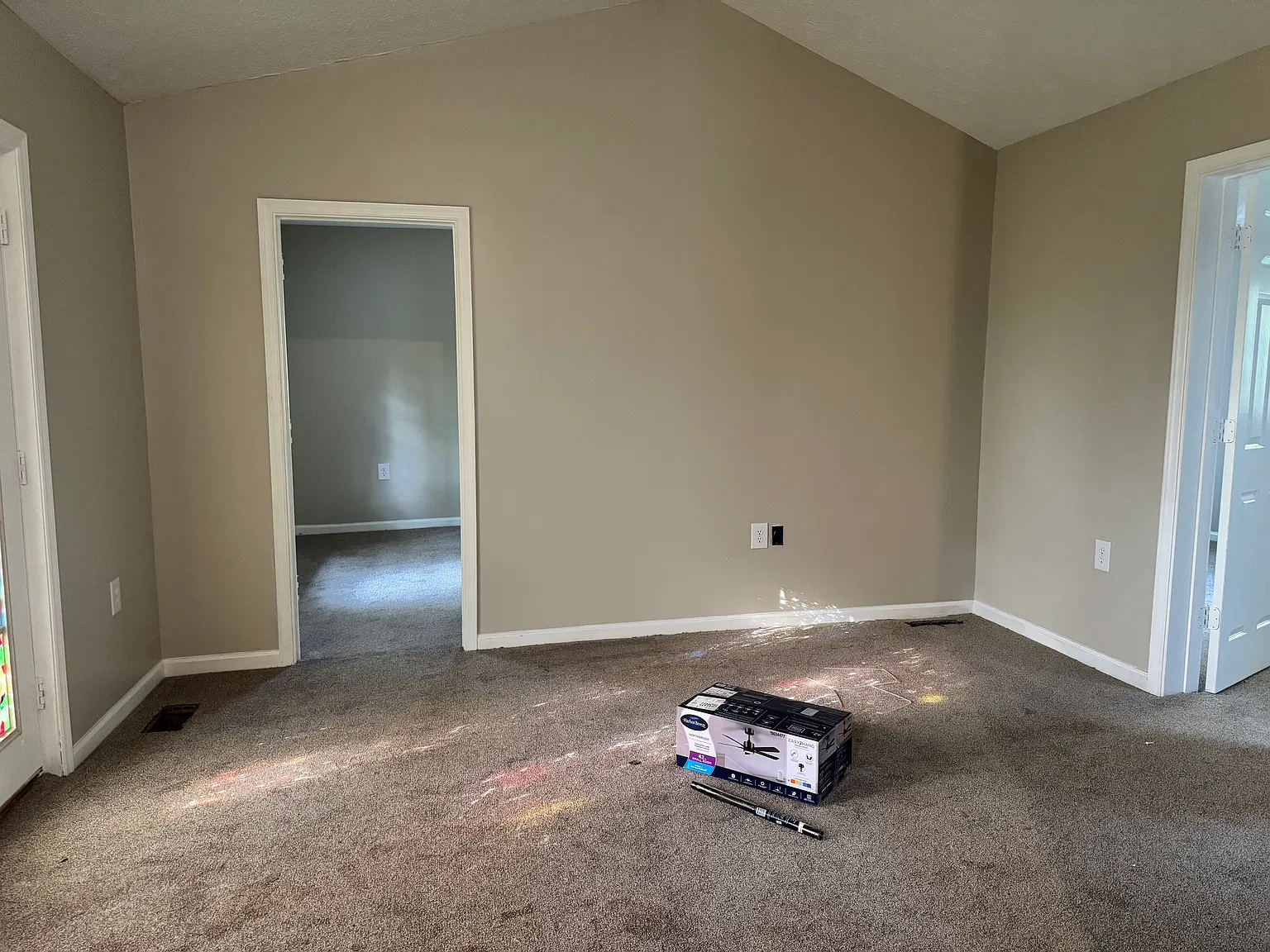 2 bed, 888 sqft, $1,650 — Photo 3