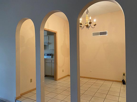 2nd image of 4607 Frankfort Ave