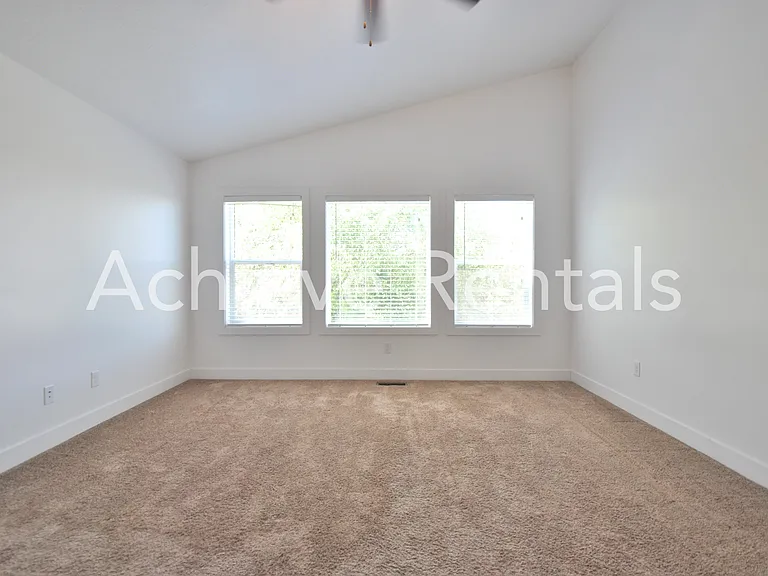 2485 S 1296 W — Photo 10