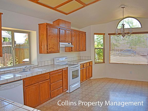 5th image of 134 Castlemont Dr