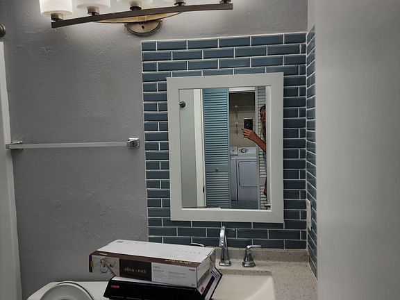 5th image of 320 Downing Ln