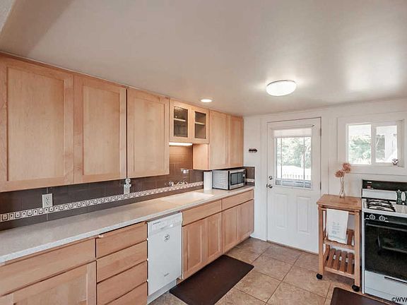 5th image of 4655 SW Coast Ave
