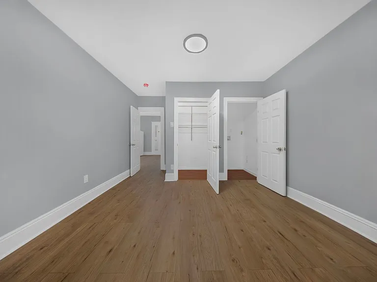 15 Tuttle St — Photo 25
