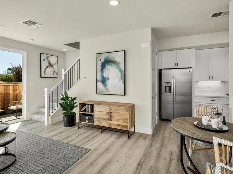 1112 Jason Creek Pl — Photo 2