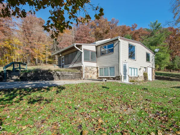 5894 Bellsville Pike, Columbus, IN 47201