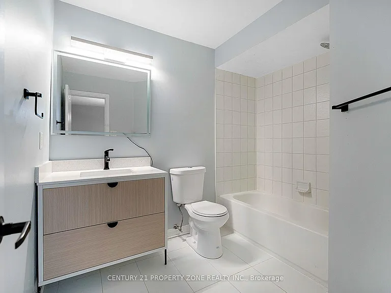 3893 Manatee Way #UPPER — Photo 22