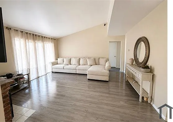2914 E Avenue Q3 — Photo 2