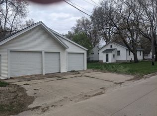 856 W Parker St, Waterloo, IA 50703