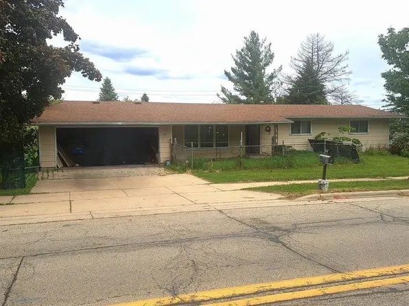 700 6th Avenue, New Glarus, WI 53574