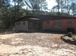1832 Broadway Ave, Gladewater, TX 75647
