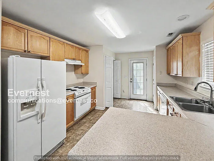 212 Saint John Dr — Photo 4