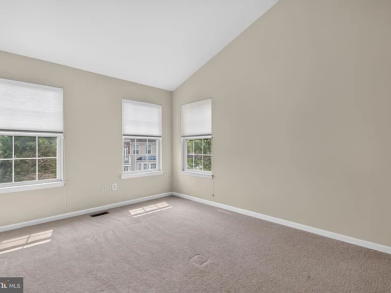 5166 Ballycastle Cir — Photo 35