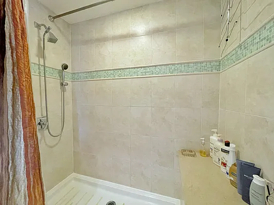 Sold by R New York | media 40