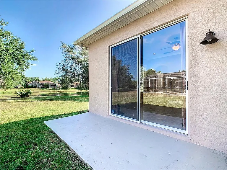 4925 Brightmour Cir — Photo 51