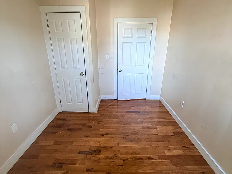 564 Howard Ave #2L — Photo 10