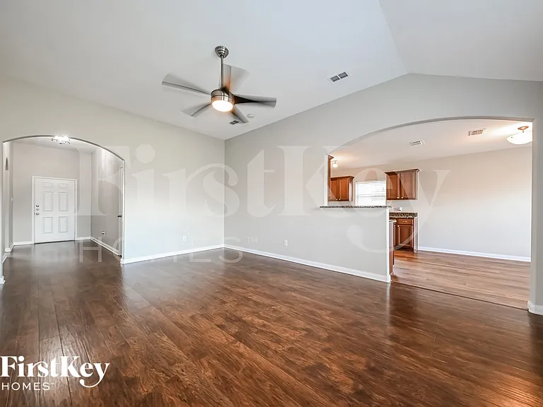 2029 Cone Flower Dr — Photo 4